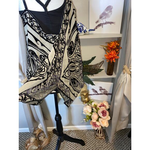 NWT Analili One Size Stunning Top Bland Adjustable Strap with Flowy Overlay - Picture 6 of 12